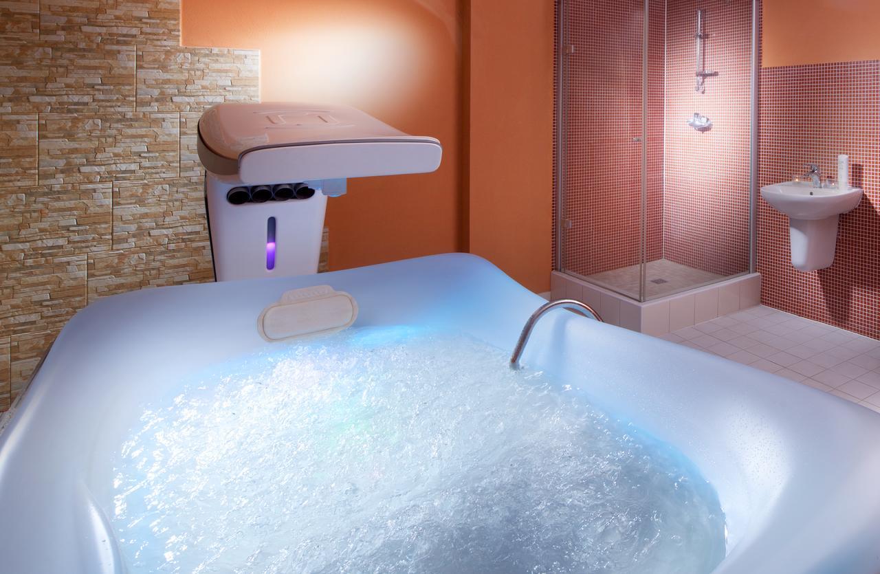 Lipno Wellness - Frymburk Hotel Private Family Room Екстериор снимка