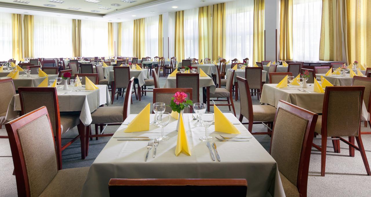 Lipno Wellness - Frymburk Hotel Private Family Room Екстериор снимка