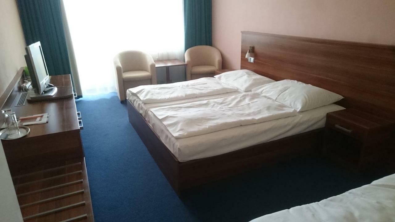 Lipno Wellness - Frymburk Hotel Private Family Room Екстериор снимка